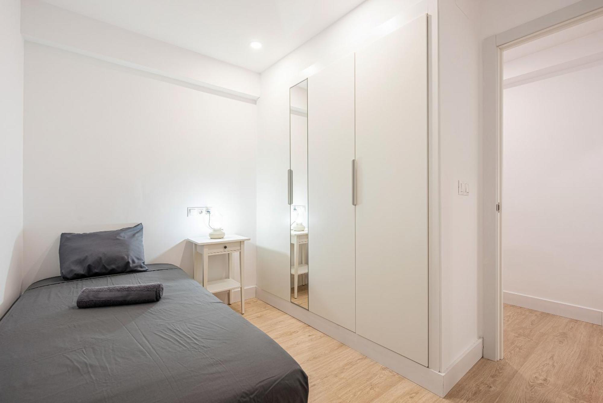 Malaga Hub Apartment Exterior photo